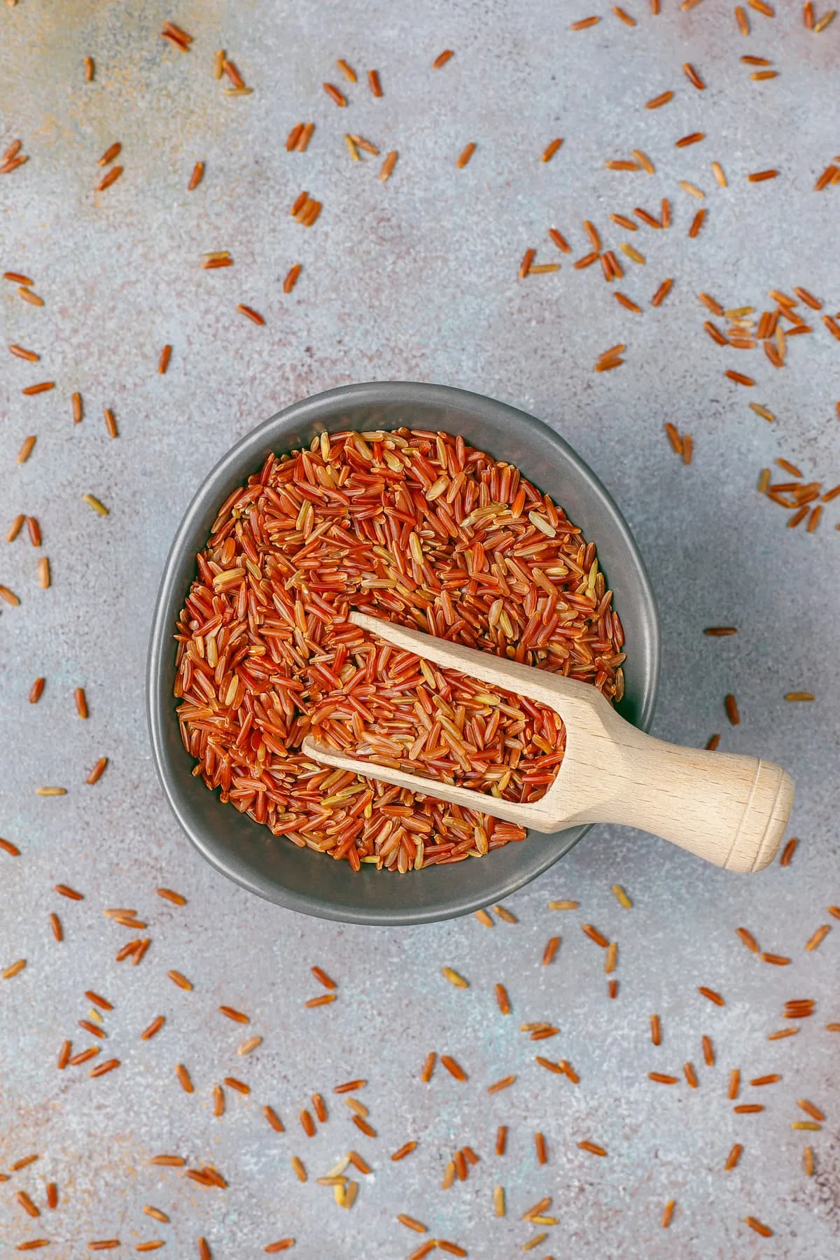 riz rouge dans un bol